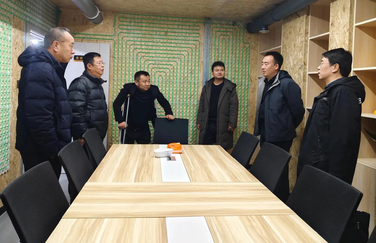 玻璃鋼雕塑如何推動現代藝術創作的材料革新與視覺突破