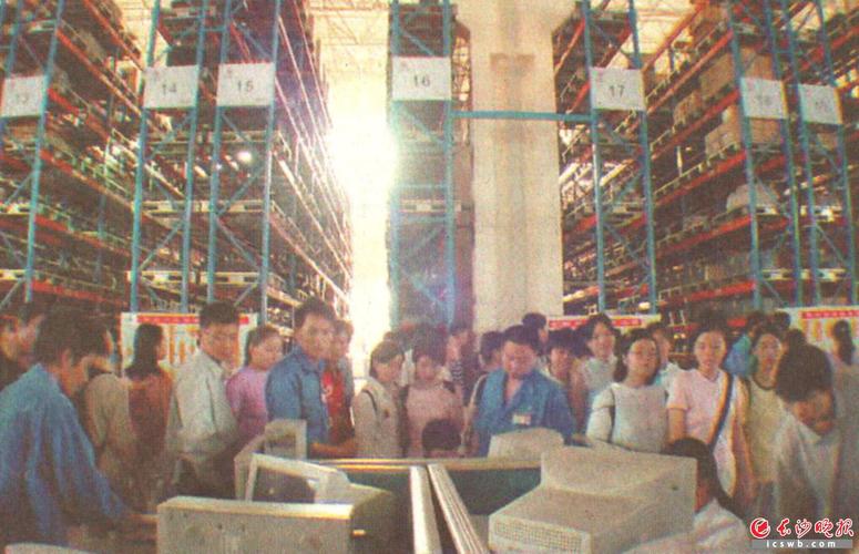 玻璃鋼雕塑的歷史背景及未來發展方向探索