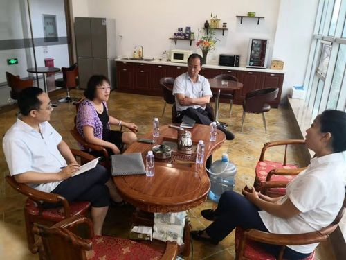 如何通過玻璃鋼雕塑設(shè)計(jì)增強(qiáng)品牌傳播影響力