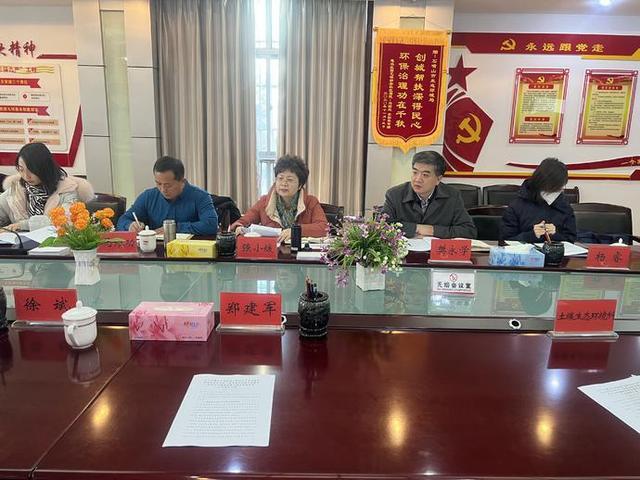 探索玻璃鋼雕塑在藝術(shù)創(chuàng)新與科技融合中的無限潛力