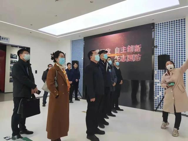 如何通過(guò)玻璃鋼雕塑塑造園林景觀(guān)的文化特色