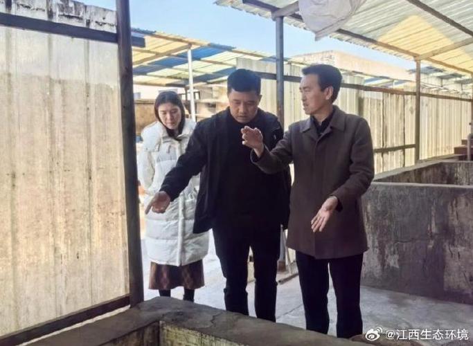 不銹鋼雕塑在商業空間中的藝術表現與空間融合技巧