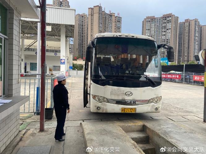 浮雕景墻打造現(xiàn)代家居空間的藝術(shù)與實用性