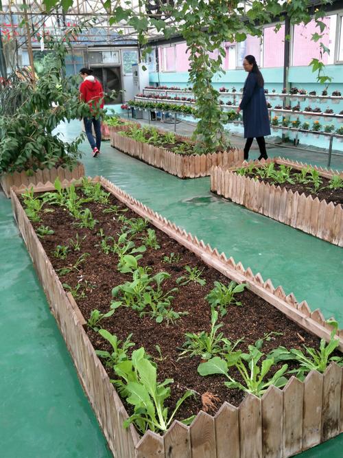 設計不銹鋼雕塑時如何平衡尺寸與造型的藝術性