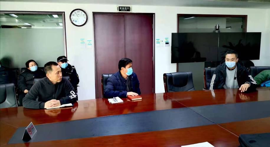 不銹鋼雕塑的尺寸設(shè)計與公眾空間的互動關(guān)系探討