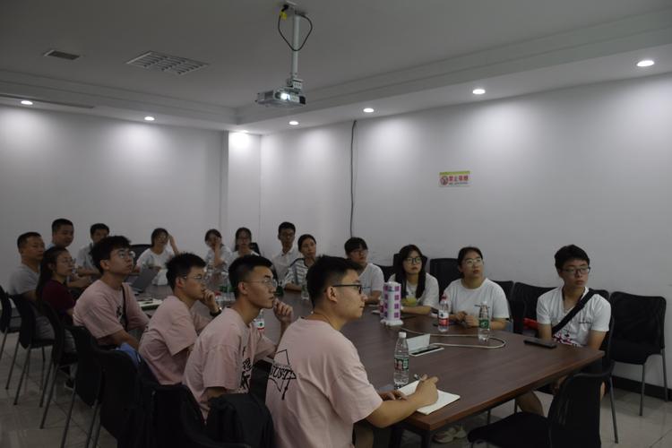 鑄鍛銅雕塑藝術家創作過程中的挑戰與創新技巧